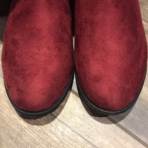 Thigh high tie back Faux Suede Boots in burgundy - Picture 4 of 4